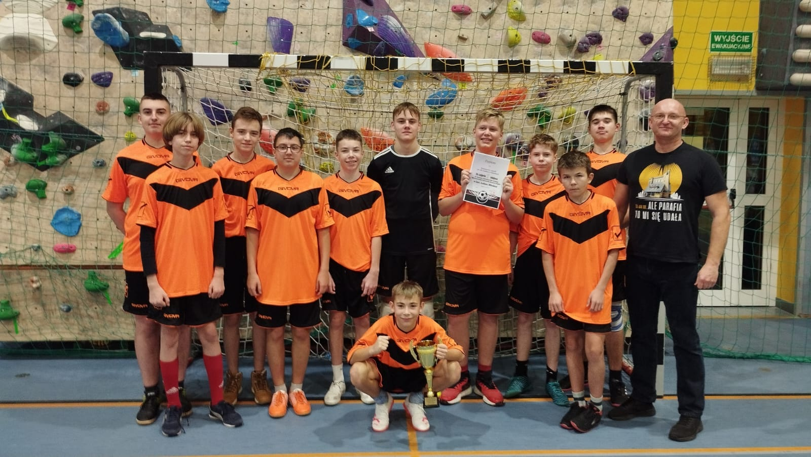 TURNIEJ HALOWEJ PIŁKI NOŻNEJ MINISTRANTÓW