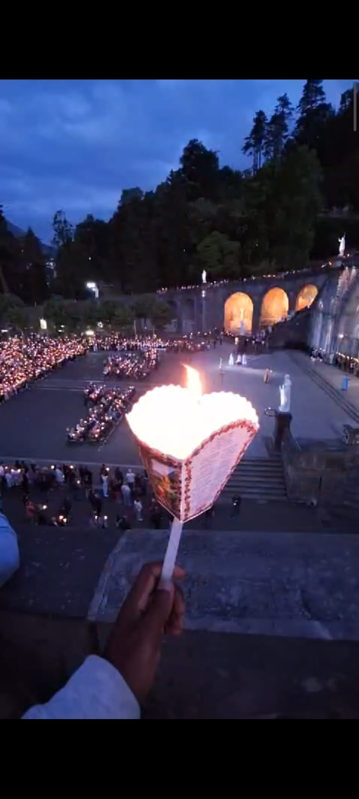 RÓŻANIEC W LOURDES W INTENCJI CHORYCH