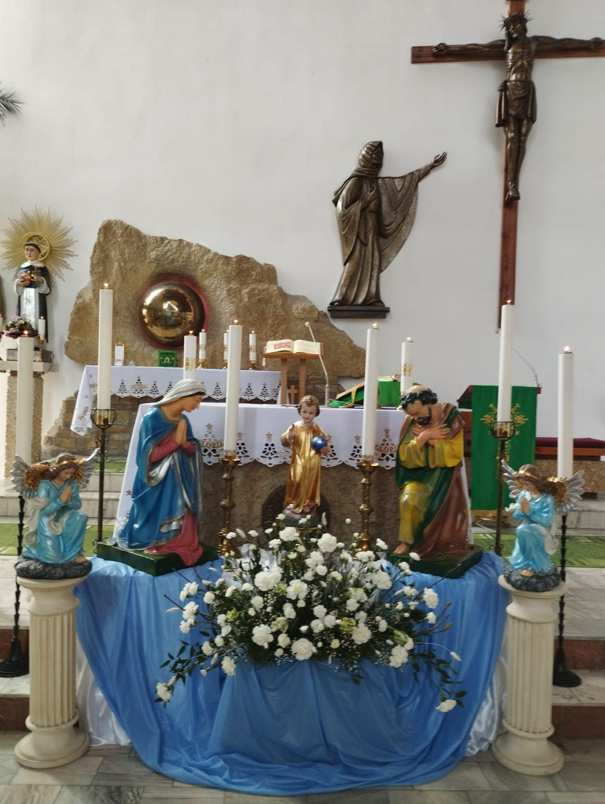 ŚWIĘTO OFIAROWANIA PAŃSKIEGO – MATKI BOŻEJ GROMNICZNEJ – DZIEŃ ŻYCIA KONSEKROWANEGO