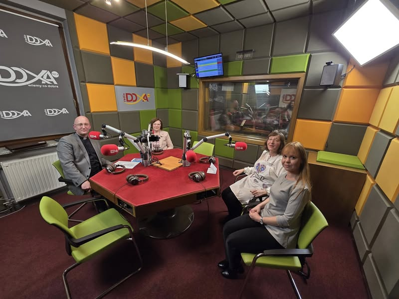 NASZ PROBOSZCZ Z PARAFIANKAMI W RADIO DOXA!