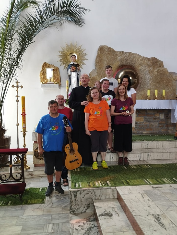 WYRUSZYLI z OPOLA PIESZO