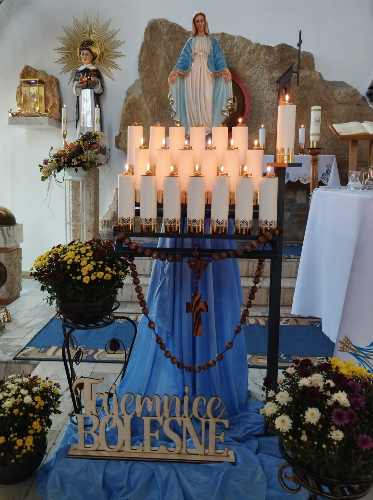 CZAS PAŹDZIERNIKOWYCH NABOŻEŃSTW RÓŻAŃCOWYCH