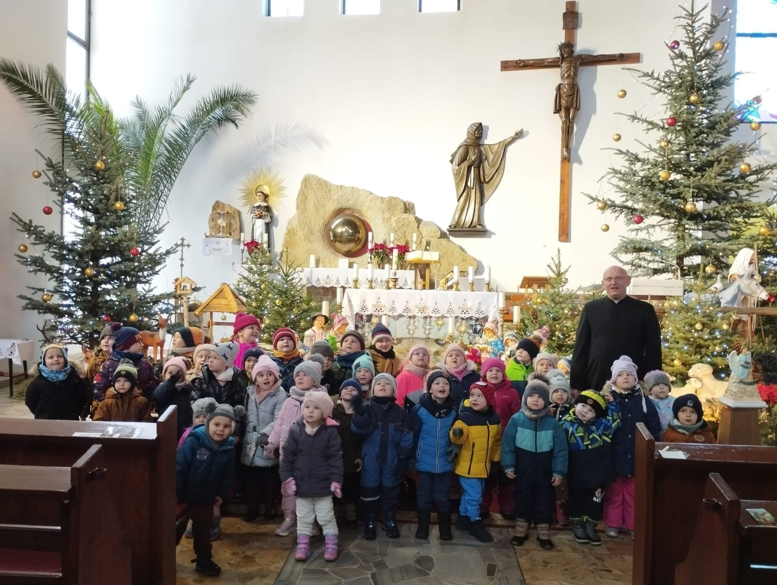 NASZE PRZEDSZKOLAKI ODWIEDZIŁY DZIŚ GÓRAŻDŻAŃSKIE BETLEJEM