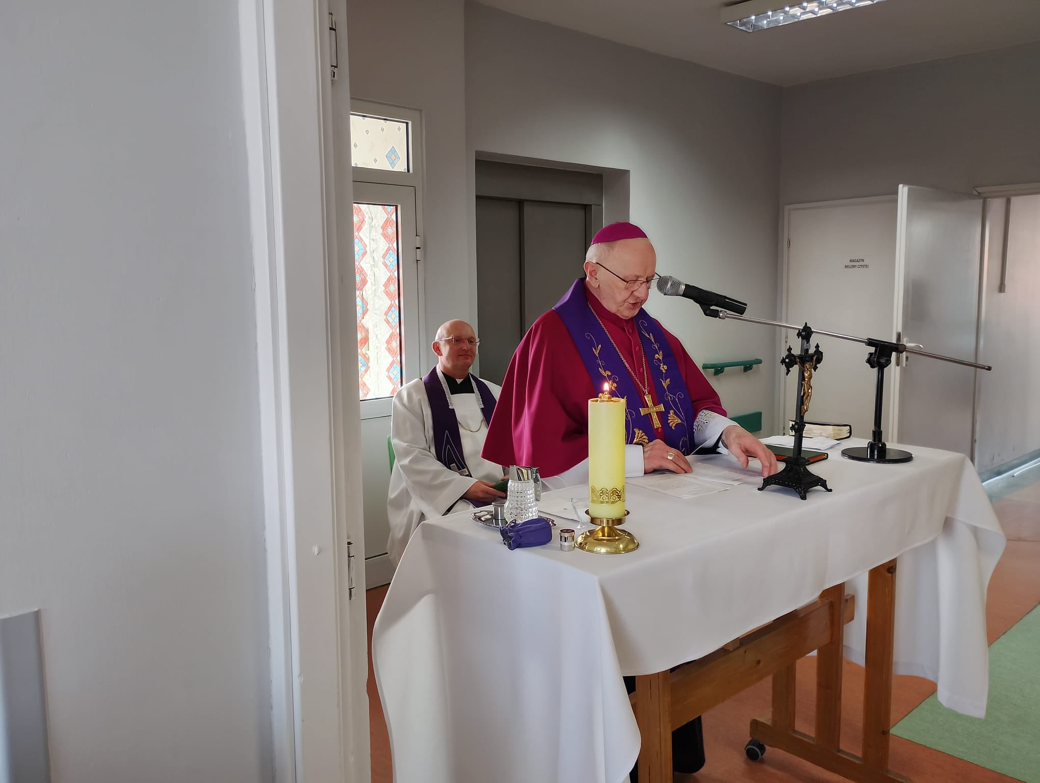 MODLITWA W ZAKŁADZIE OPIEKUŃCZO-LECZNICZYM W GÓRAŻDŻACH